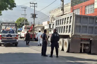 Tragedia en Ecatepec: Hombre muere tras ser atropellado por camión de volteo