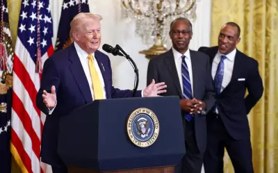 Trump celebra Mes de Historia Negra mientras enfrenta acusaciones de racismo por video de Obama