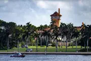 Agentes abaten a hombre que ingresó al perímetro de Mar-a-Lago en Florida