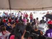 Alcaldesa de El Salto dialoga con vecinos de Las Lilas para atender necesidades comunitarias