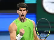 Alcaraz mantiene invicto 2026 y avanza a cuartos en Doha tras remontar a Royer