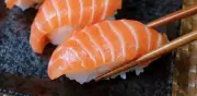 Aprende a preparar nigiris de salmón en casa con esta receta fácil y auténtica