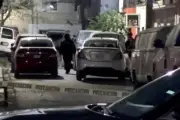 Balean camioneta en la colonia Moderna de Monterrey; hay un herido