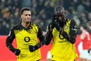 Borussia Dortmund mantiene la presión en la Bundesliga tras victoria, Bayern golea