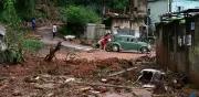 Brasil: Suben a 55 los fallecidos por inundaciones; retoman búsqueda de desaparecidos