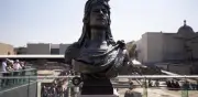 Busto de Cuauhtémoc se instala en Templo Mayor a 501 años de su muerte
