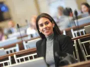 Congresista colombiana anuncia liberación de su hijo detenido por ICE en EE.UU.