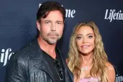 Denise Richards enfrenta demanda de manutención por parte de Aaron Phypers
