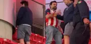 Detienen a aficionado por orinar en tribuna del Estadio Akron tras Clásico Nacional