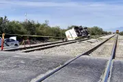Dos Personas Fallecen en Impacto entre Tren y Camión en México
