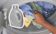 El error común que daña tu lavadora: usar demasiado jabón