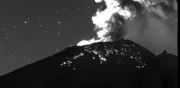 El Popocatépetl exhibe su furia: potente explosión con material incandescente