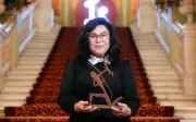 Elma Correa gana el Premio Biblioteca Breve 2026 con novela sobre amistad femenina en la frontera