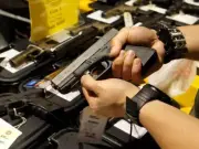 EU permite legalmente que condenados por violencia de género tengan armas de fuego