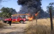 Explosión en bodega de combustible robado moviliza emergencias en Tepetitlán, Hidalgo