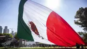 Fabricación de banderas monumentales en México: costos, proceso y responsables