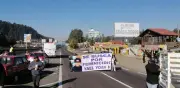 Familiares de Dafne bloquean México-Toluca exigiendo detención de expareja por feminicidio