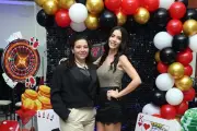 Fiesta de Cumpleaños con Temática Casino Reúne a Personalidades en Celebración Conjunta