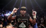 Floyd Mayweather anuncia su regreso profesional al boxeo tras exhibición con Tyson