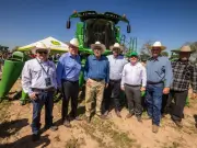Gobernador de Sinaloa promete mejores condiciones comerciales para productores en Expo Agro 2026