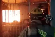 Hallan cuerpo calcinado de mujer en incendio de vivienda en Nuevo León