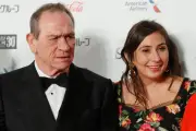 Hija de Tommy Lee Jones fallece por efectos letales de la cocaína