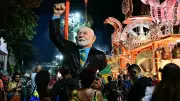 Homenaje a Lula abre Carnaval de Río en medio de críticas políticas