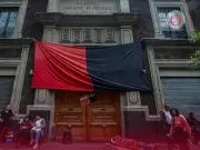 Huelga del Monte de Piedad: Familias Atrapadas en Crisis Doméstica Tras Cuatro Meses de Paro