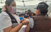 Jalisco: Módulos de vacunación contra sarampión colapsan en Guadalajara y Zapopan