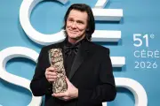 Jim Carrey Conmueve al Público con Discurso en Francés en los Premios César
