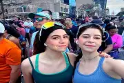 La Élite Mexicana Brilla en el Maratón de Austin con Presencia de Famosos y Atletas