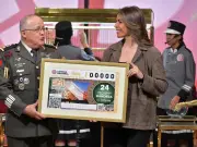 Lotería Nacional rinde homenaje a la Bandera y reconoce labor de Fuerzas Armadas en sorteo mayor
