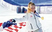 Mikaela Shiffrin Conquista Oro Olímpico en Eslalon y Reafirma su Leyenda en los Dolomitas
