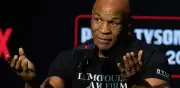 Mike Tyson afirma que la pelea con Floyd Mayweather sigue viva y promueve torneo juvenil