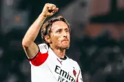 Modric lidera triunfo del Milan sobre Pisa y mantiene viva la lucha por el título