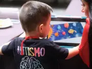 Morena propone reforma para inclusión educativa de estudiantes con autismo en CDMX