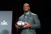 MVP de la NFL se enfrenta a la falta de vivienda y la crisis de salud mental