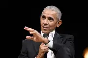 Obama responde a polémico video que lo compara con un simio en redes sociales