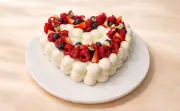 Pavlova de Frambuesa para San Valentín: Un Postre Elegante y Casero que Sorprende