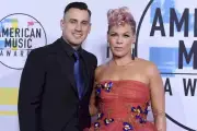 Pink desmiente categóricamente rumores de separación con Carey Hart