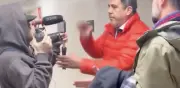 Profesor de Ohio suspendido con sueldo tras agredir a periodista en campus universitario