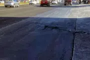 Reportan deficiencias graves en el asfalto de la Avenida Universidad en Monterrey