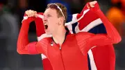 Sander Eitrem gana oro y rompe récord olímpico en los 5000m de patinaje de velocidad