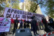 Sindicalistas Exigen Jornada de 40 Horas Afuera del Senado