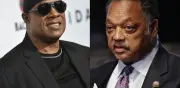 Stevie Wonder y Jesse Jackson visitan a Aretha Franklin en Detroit