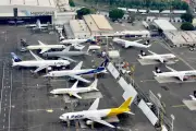 Taxistas denuncian incertidumbre para operar en el Aeropuerto Internacional de la Ciudad de México