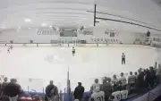 Tiroteo en partido de hockey escolar en Rhode Island deja dos muertos, entre ellos una niña