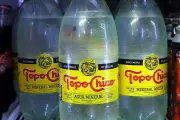 Topo Chico reduce producción y escasea en Estados Unidos por problemas de suministro