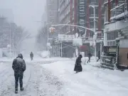 Tormenta invernal paraliza noreste de EE.UU., cancela más de 5,300 vuelos y deja 20 muertos