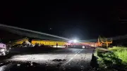 Tráiler con ganado derriba puente en Tabasco; caos vial y rapiña desatan emergencia